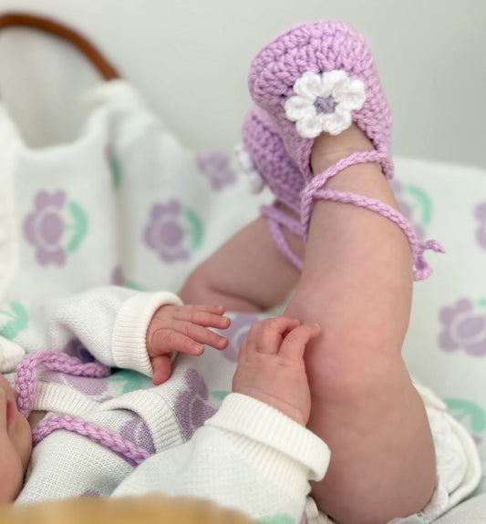 Lace up shoes with flower