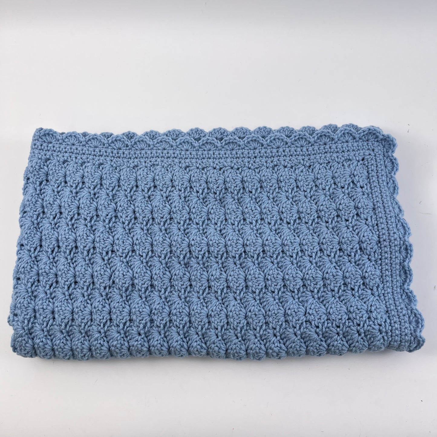 Blanket blue scalloped edge