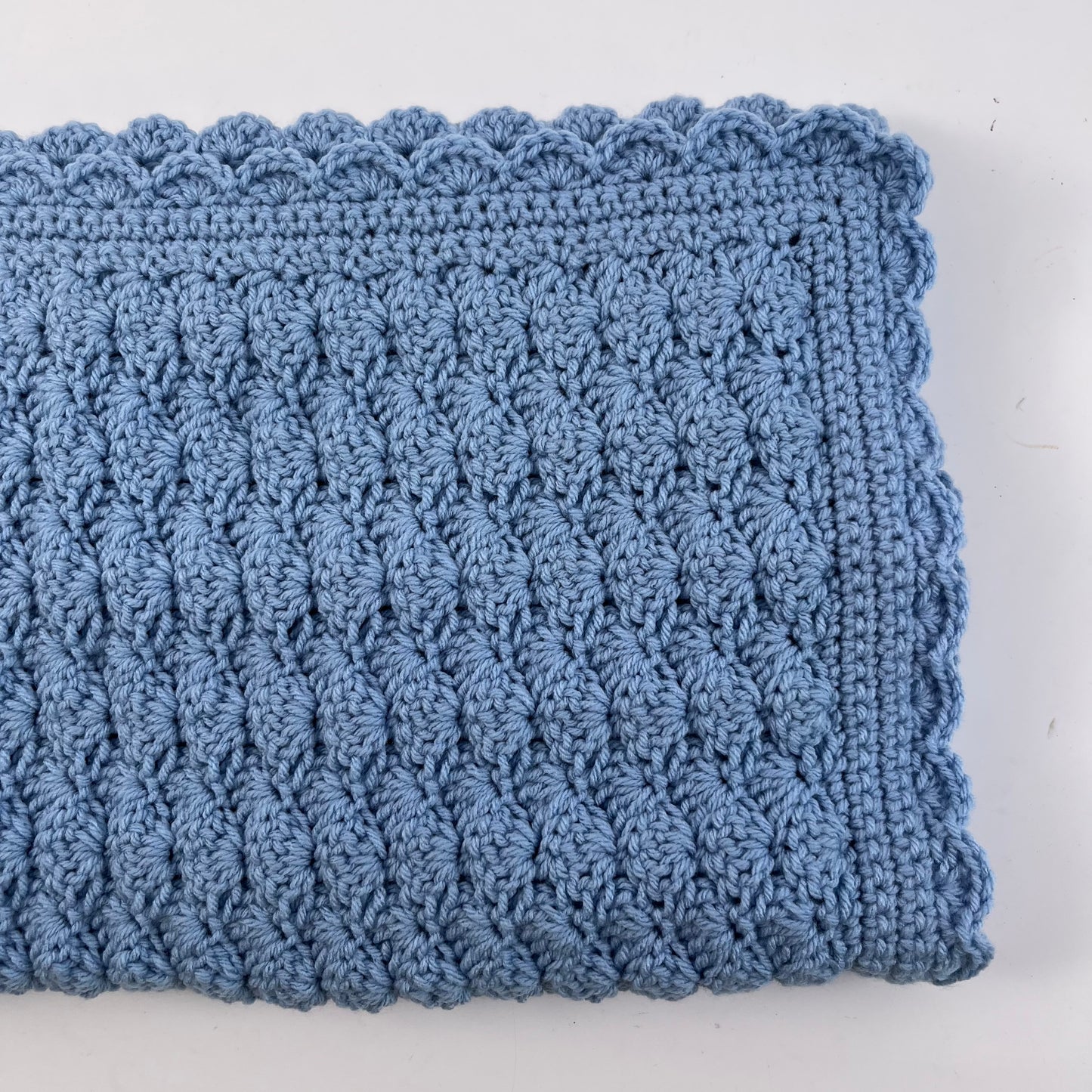 Blanket blue scalloped edge