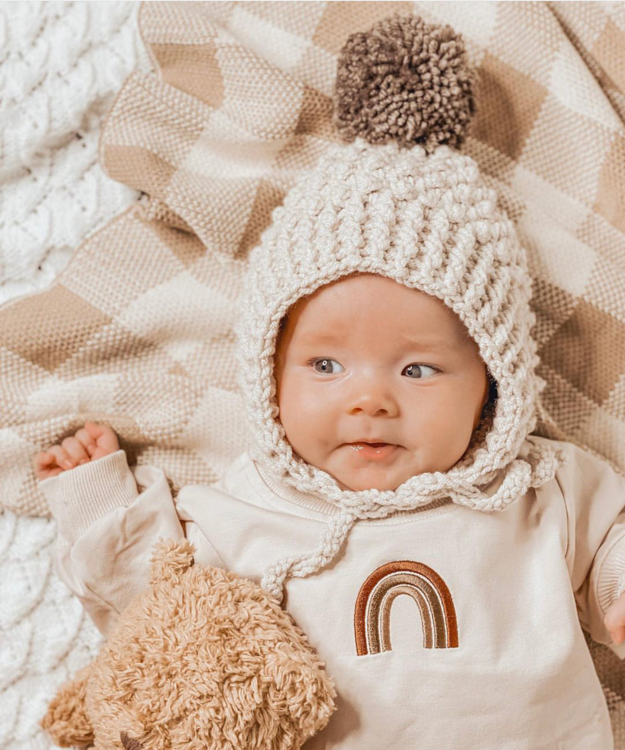 Hallie bonnet (with pom)