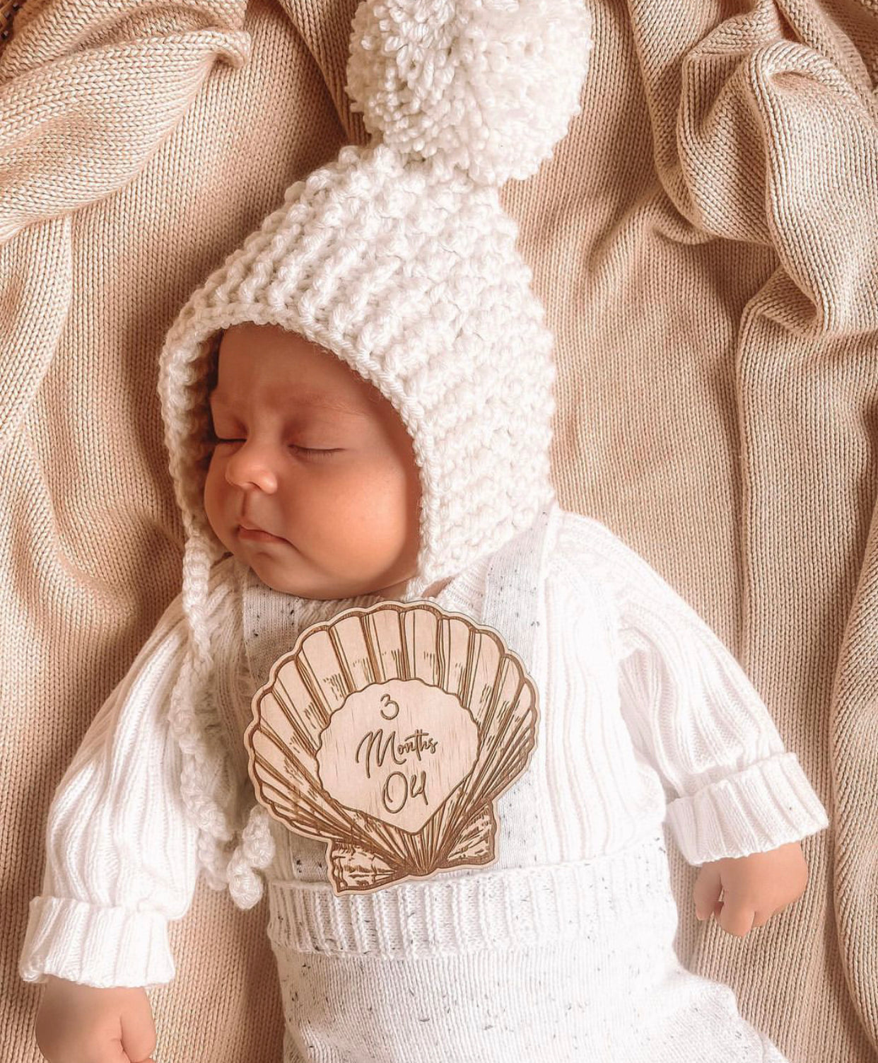 Hallie bonnet (with pom)