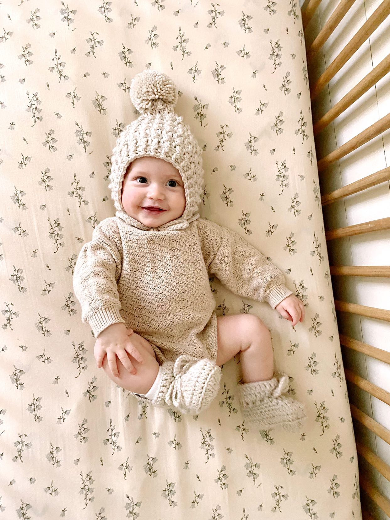 Hallie bonnet (with pom)